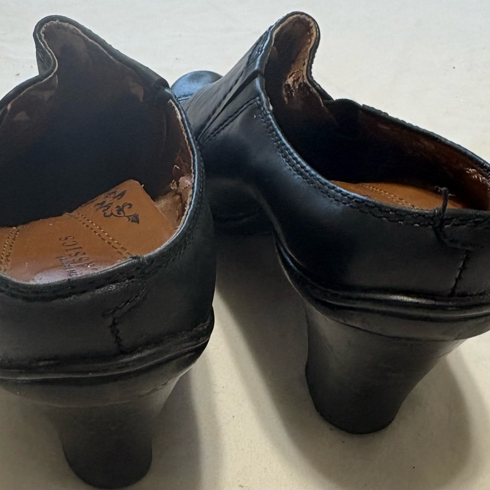Classic Black Leather women’s Shoes - Picture 4 of 7